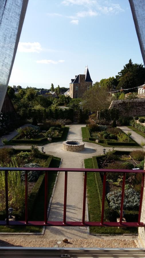 Jardin Des Simples Hotell Mont-Dol Exteriör bild